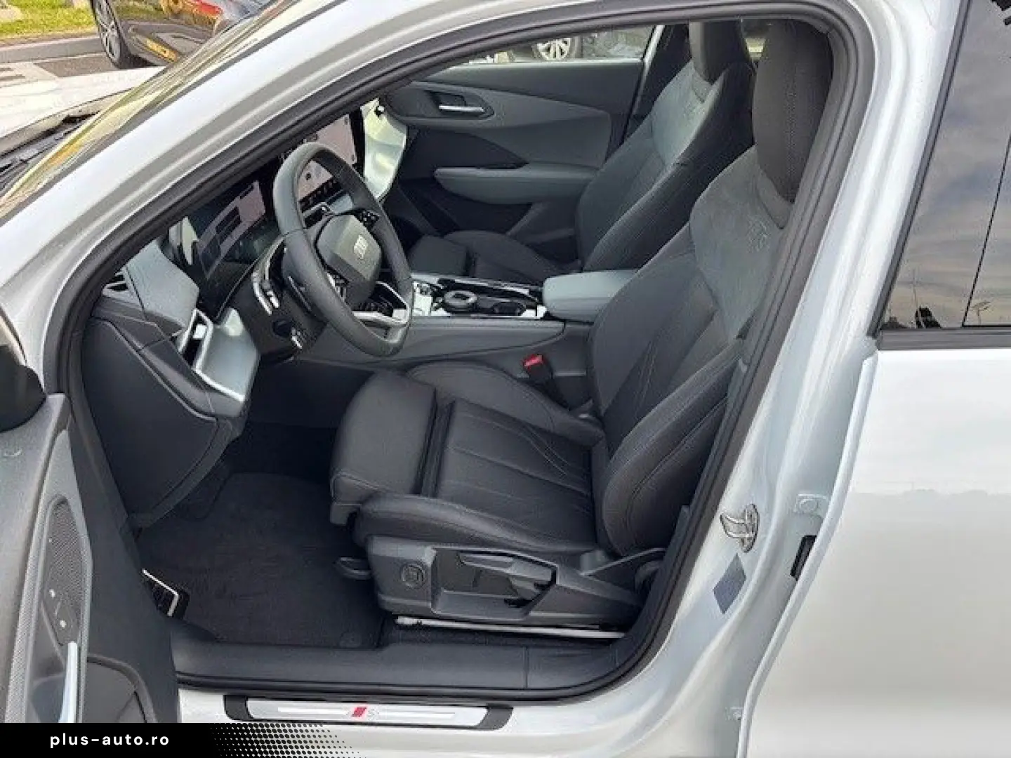 Noul Audi Q3 Sportback S Line 35 TFSI 150cp Stronic Mild Hyb