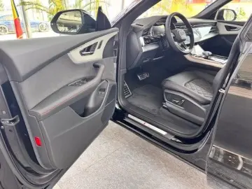 Audi Q8 PI 55 TFSI e quattro 290 kW   394 CP Plug in Hybrid