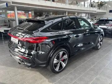Audi Q5 Sportback 50 e-hybrid quattro 299cp