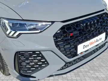 Audi Audi-Rsq3