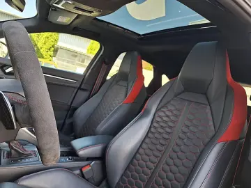 Audi Audi-Rsq3