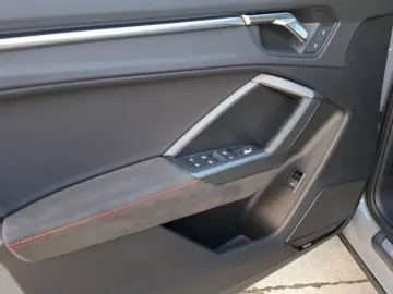 Audi Audi-Rsq3