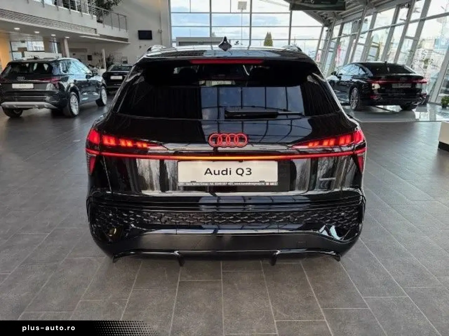Noul Audi Q3 S Line 40 TFSI quattro 204cp Stronic