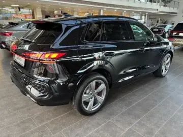 Noul Audi Q3 S Line 40 TFSI quattro 204cp Stronic