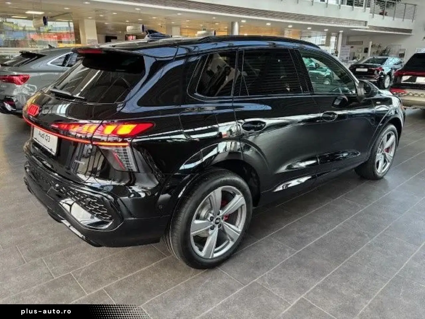 Noul Audi Q3 S Line 40 TFSI quattro 204cp Stronic