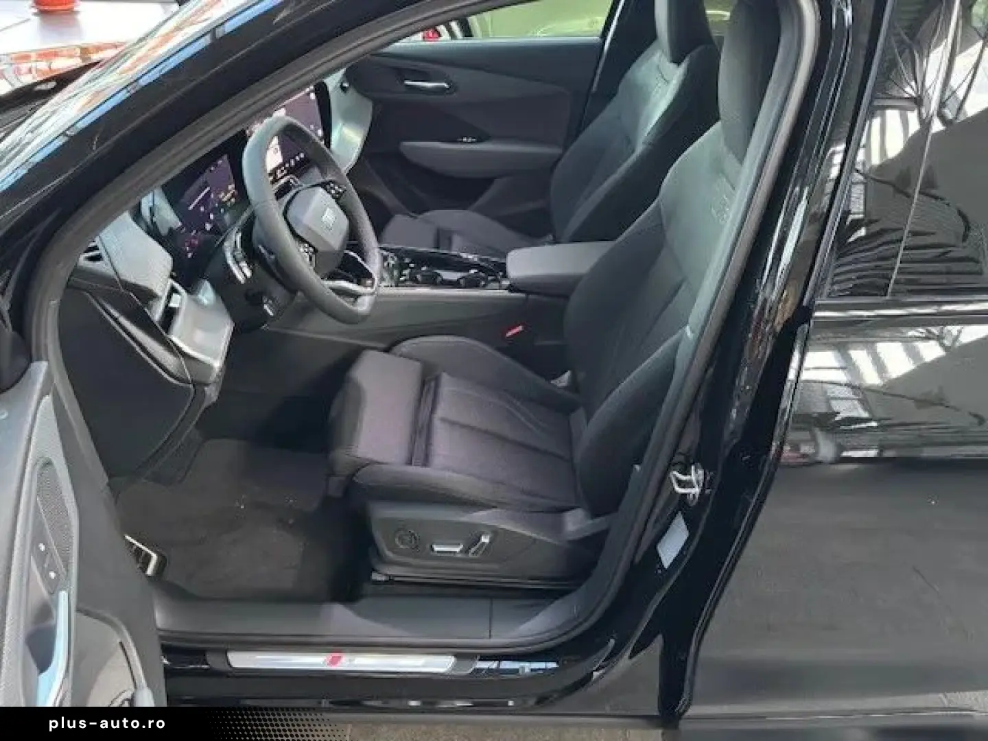 Noul Audi Q3 S Line 40 TFSI quattro 204cp Stronic