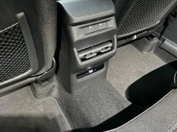 Noul Audi Q3 S Line 40 TFSI quattro 204cp Stronic