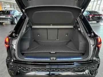 Noul Audi Q3 S Line 40 TFSI quattro 204cp Stronic
