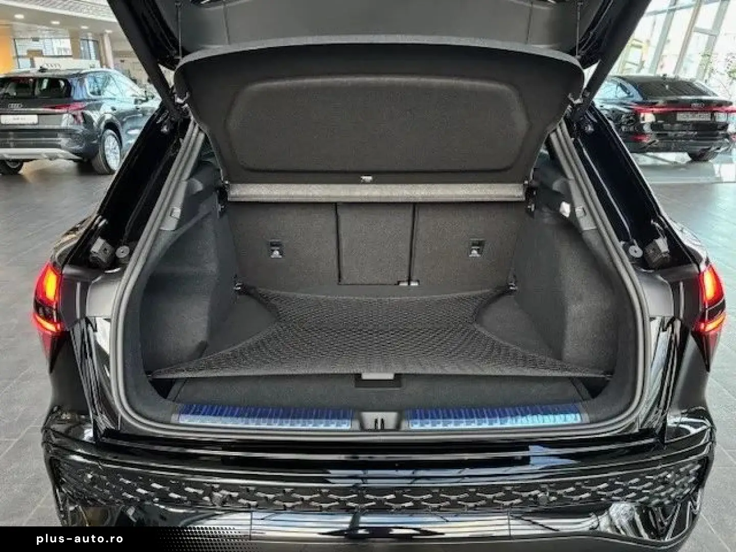 Noul Audi Q3 S Line 40 TFSI quattro 204cp Stronic