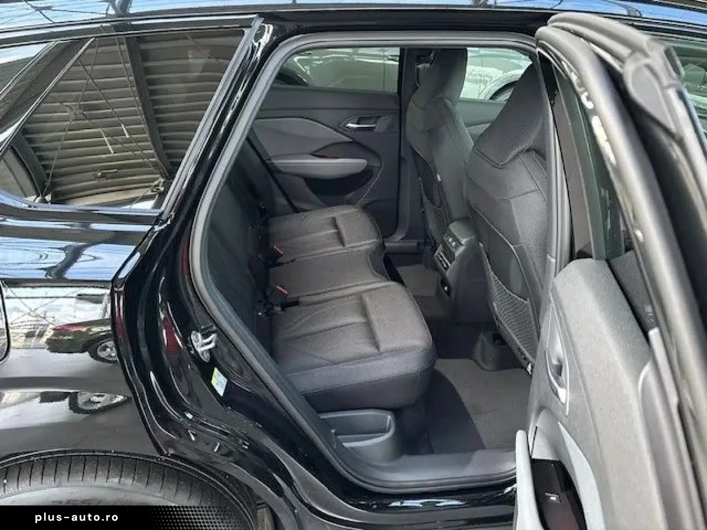 Noul Audi Q3 S Line 40 TFSI quattro 204cp Stronic