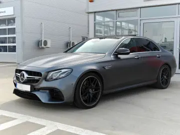 Mercedes-Benz E
