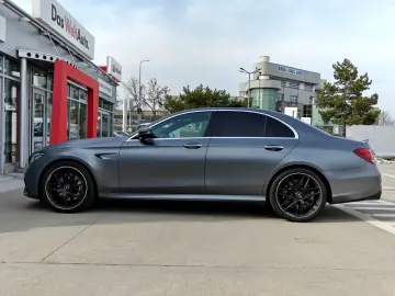 Mercedes-Benz E