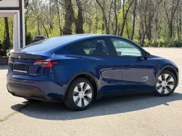 Tesla T-Model-Y