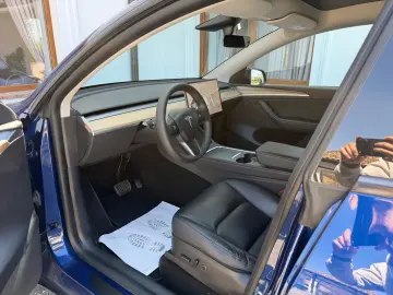 Tesla T-Model-Y