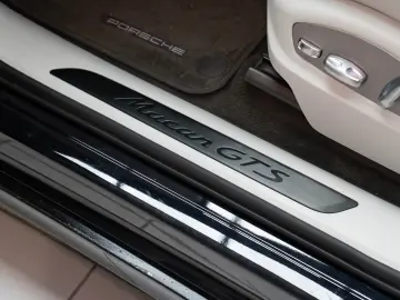 Porsche Macan GTS  LED  Pano  Bose  Chrono