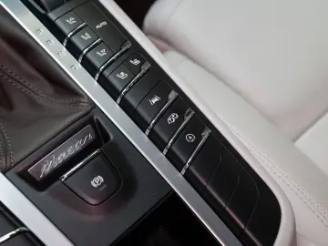 Porsche Macan GTS  LED  Pano  Bose  Chrono