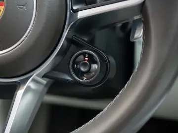 Porsche Macan GTS  LED  Pano  Bose  Chrono