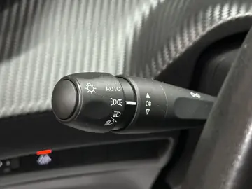 Peugeot 208 Style 2022 E6 •51.000km•