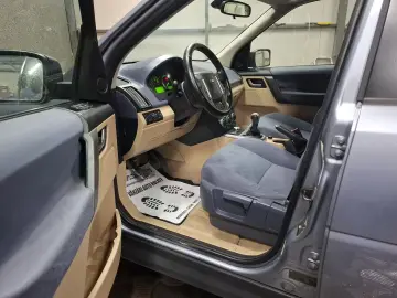 Land-Rover Freelander