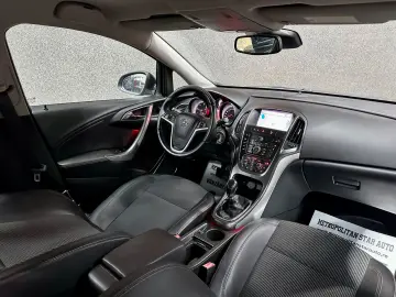 Opel Astra 2011 E5 •Volan Scaune încalzite• Navigatie