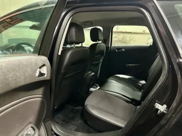 Opel Astra 2011 E5 •Volan Scaune încalzite• Navigatie