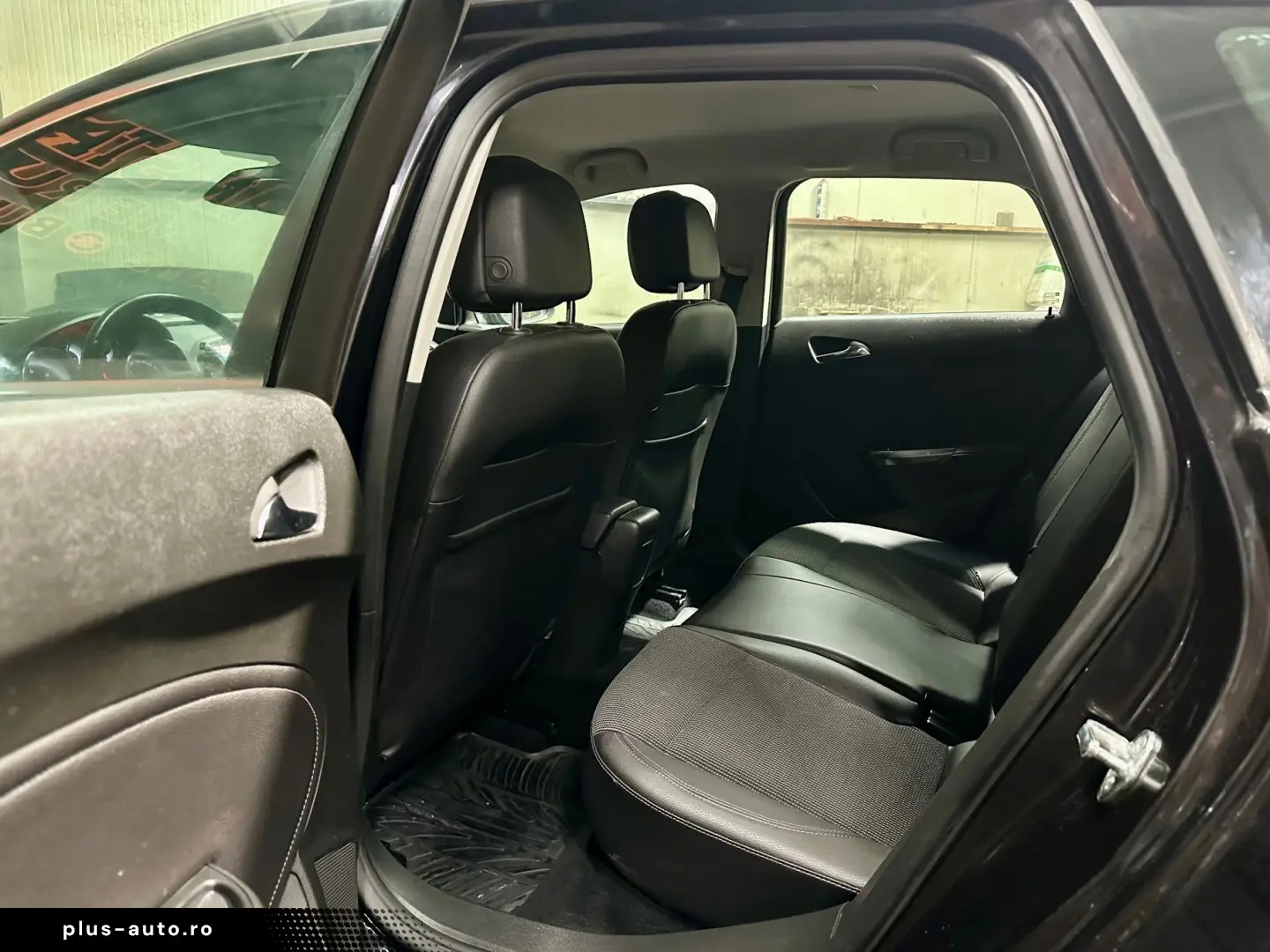 Opel Astra 2011 E5 •Volan Scaune încalzite• Navigatie