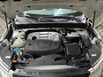 Volvo Xc-40