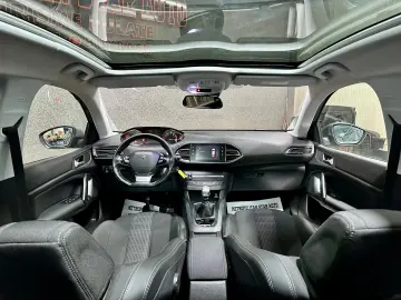Peugeot 308 Benzina 2019 •Plafon Panoramic•