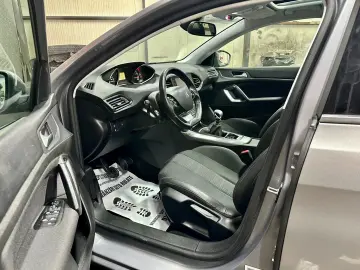 Peugeot 308 Benzina 2019 •Plafon Panoramic•