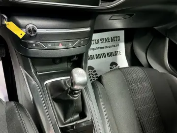 Peugeot 308 Benzina 2019 •Plafon Panoramic•
