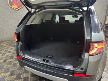 Land-Rover Discovery-Sport