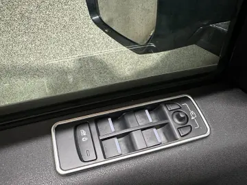Land-Rover Discovery-Sport