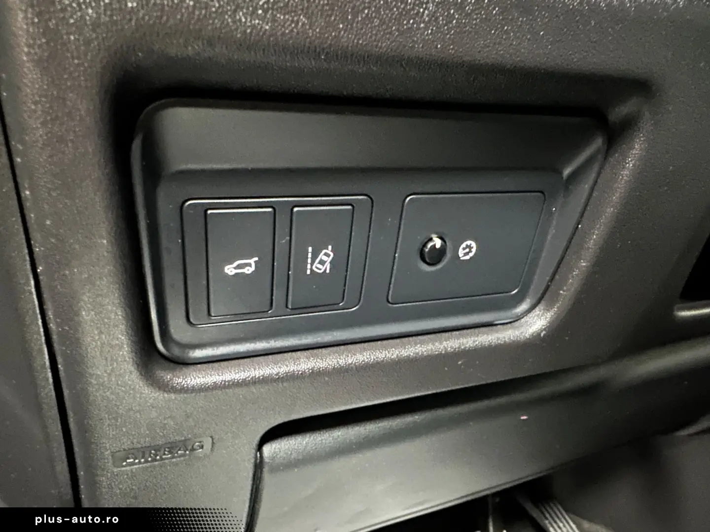 Land-Rover Discovery-Sport