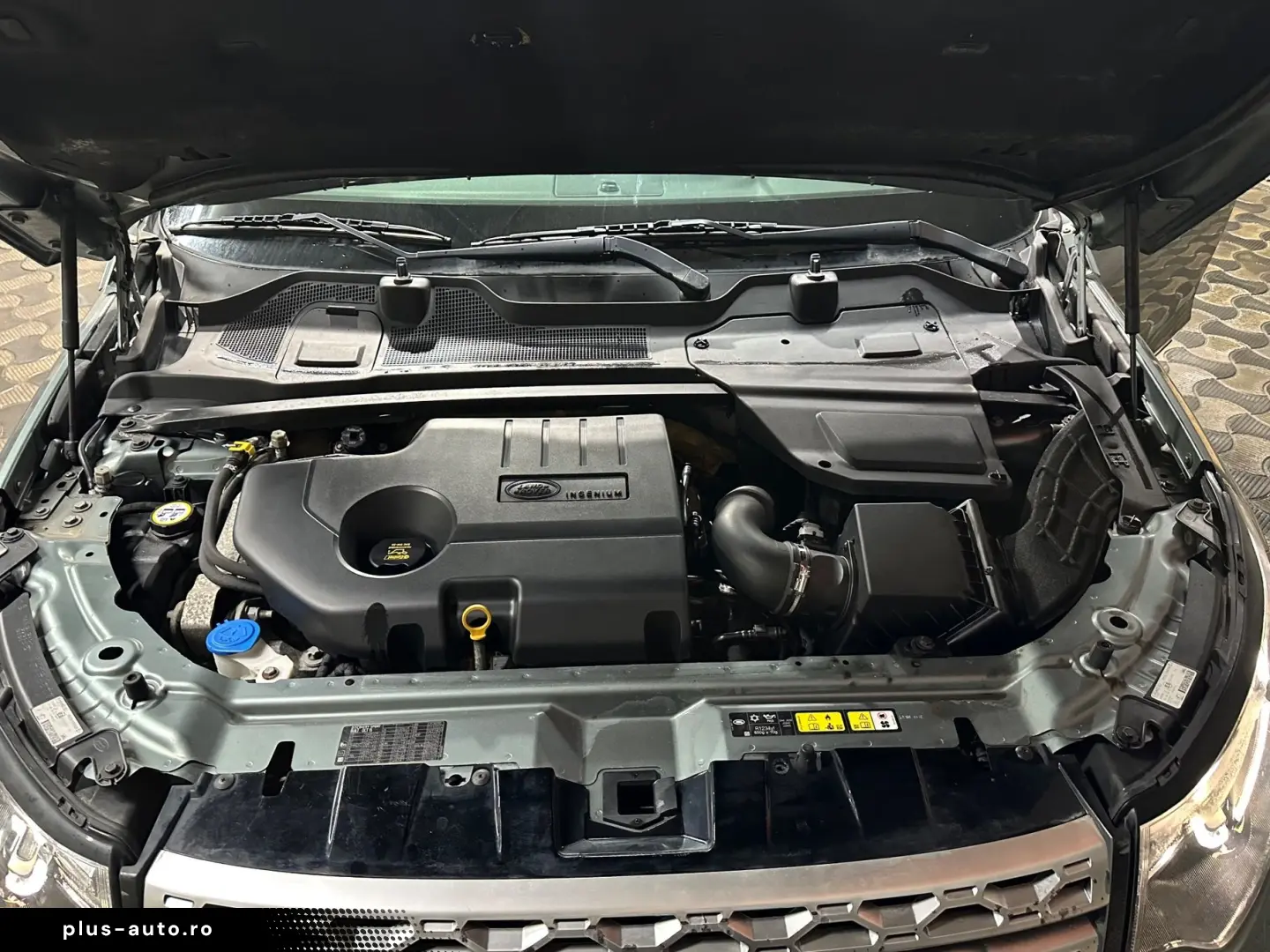 Land-Rover Discovery-Sport