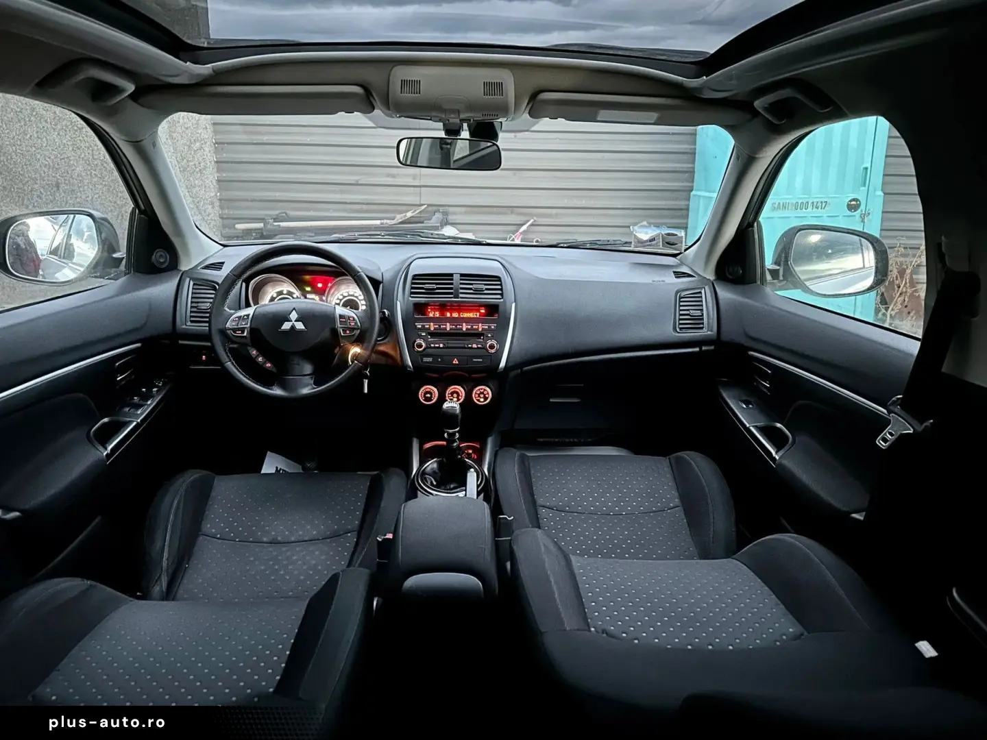 Mitsubishi ASX 2011  4x4 decuplabi  Plafon panoramic