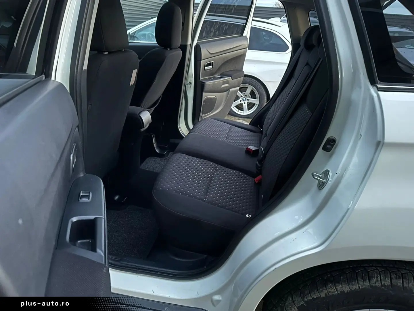 Mitsubishi ASX 2011  4x4 decuplabi  Plafon panoramic