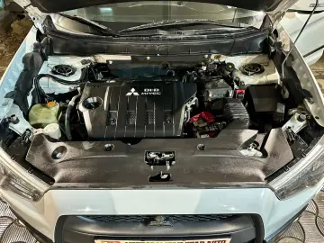 Mitsubishi ASX 2011  4x4 decuplabi  Plafon panoramic