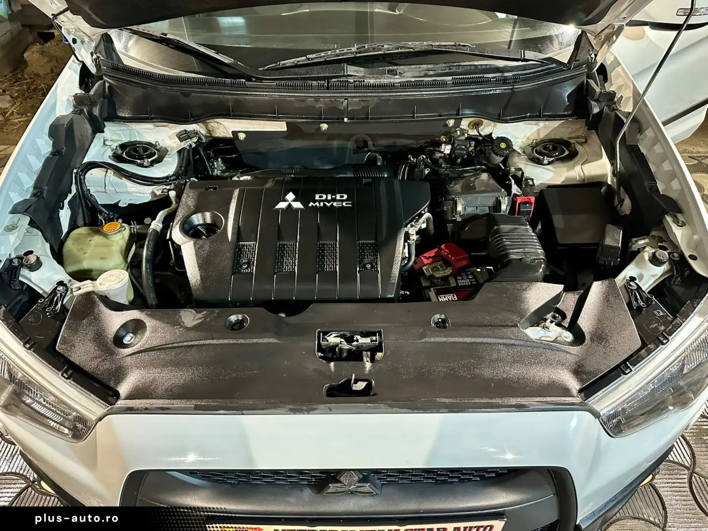 Mitsubishi ASX 2011  4x4 decuplabi  Plafon panoramic