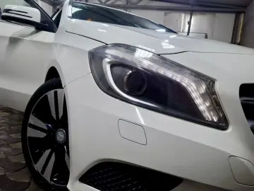 Mercedes-Benz A180