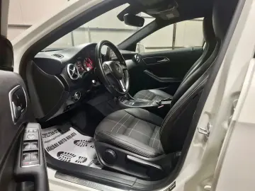 Mercedes-Benz A180