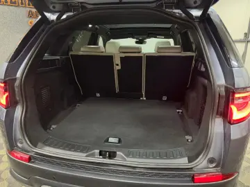Land-Rover Discovery-Sport