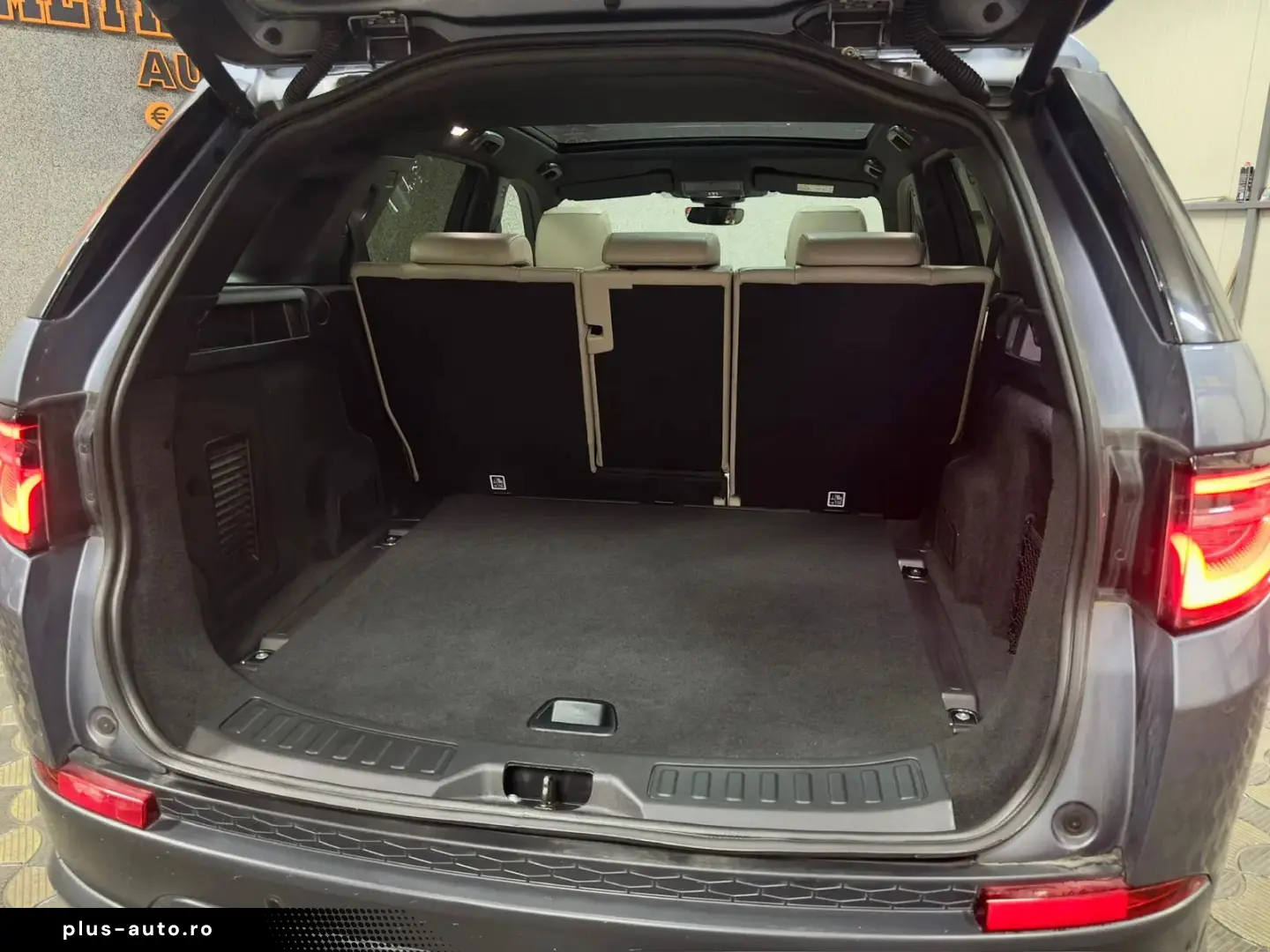 Land-Rover Discovery-Sport