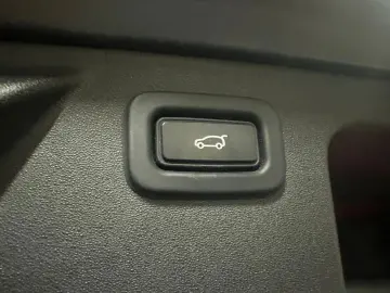 Land-Rover Discovery-Sport