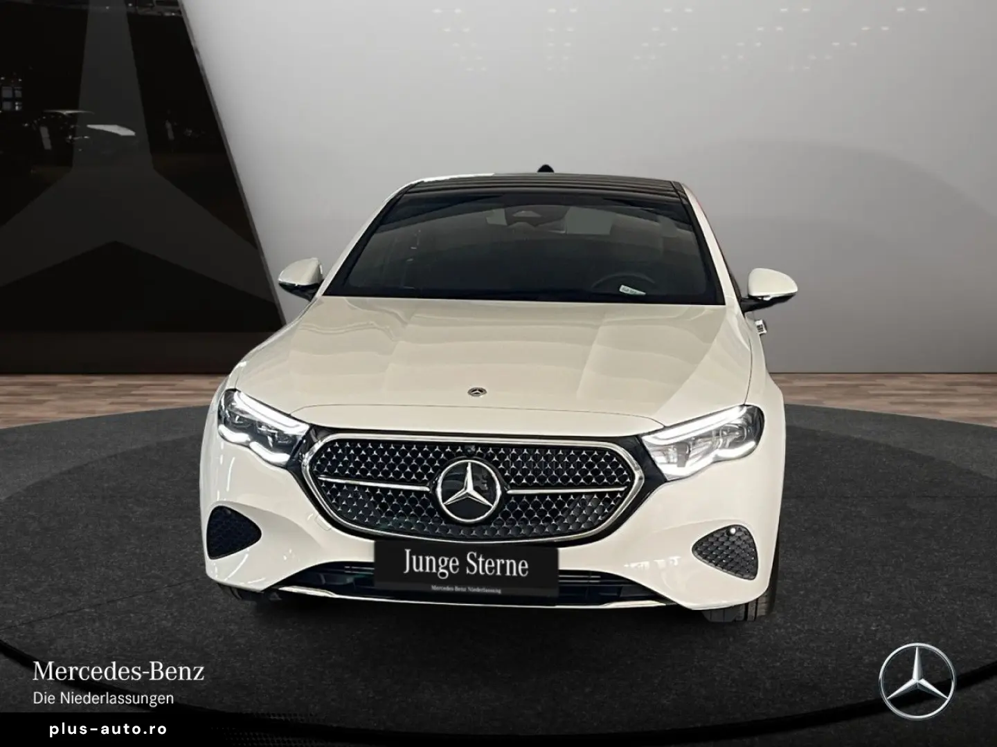 MERCEDES-BENZ E 200 Avantgarde Adv.  PANO DIGITAL MEMO 360