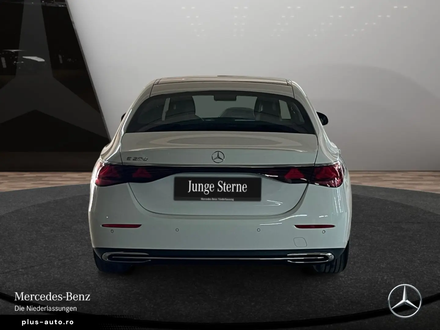 MERCEDES-BENZ E 200 Avantgarde Adv.  PANO DIGITAL MEMO 360