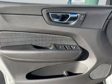 VOLVO XC60 B5 B AWD Core SiH GJR Win