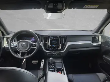 VOLVO XC60 B5 R-Design  Panorama
