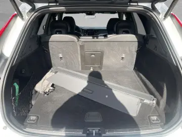VOLVO XC60 B5 R-Design  Panorama