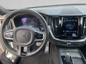 VOLVO XC60 B5 R-Design  Panorama