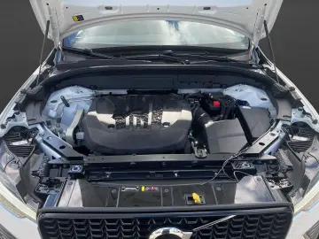 VOLVO XC60 B5 R-Design  Panorama